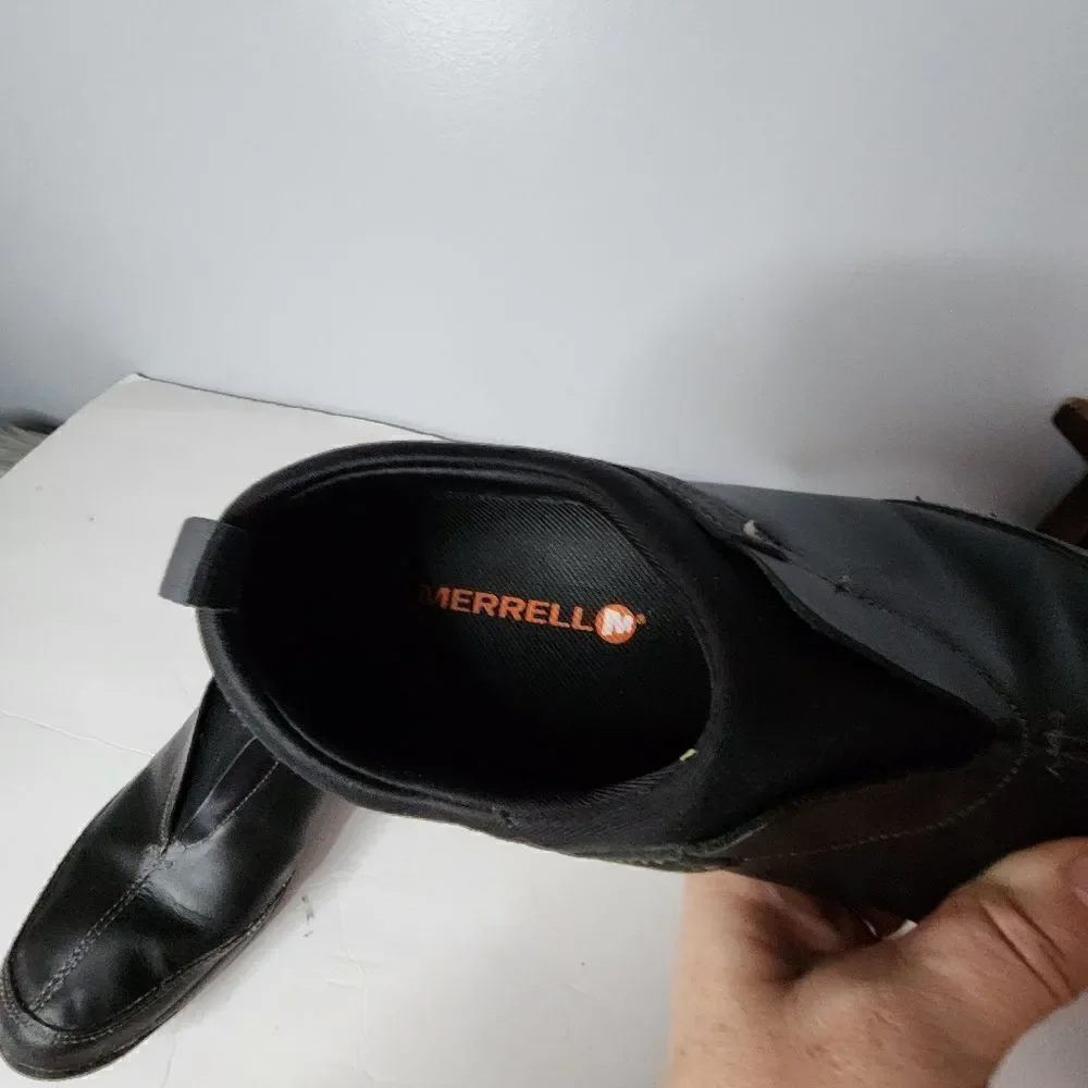 Merrell 200 gram  insulated hiking walking shoe black women's size 8.5 slip on